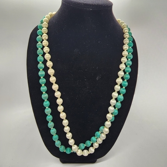 Vintage lot of 2 silk wrapped bead necklaces cream & Turquoise over the head - Picture 3 of 12